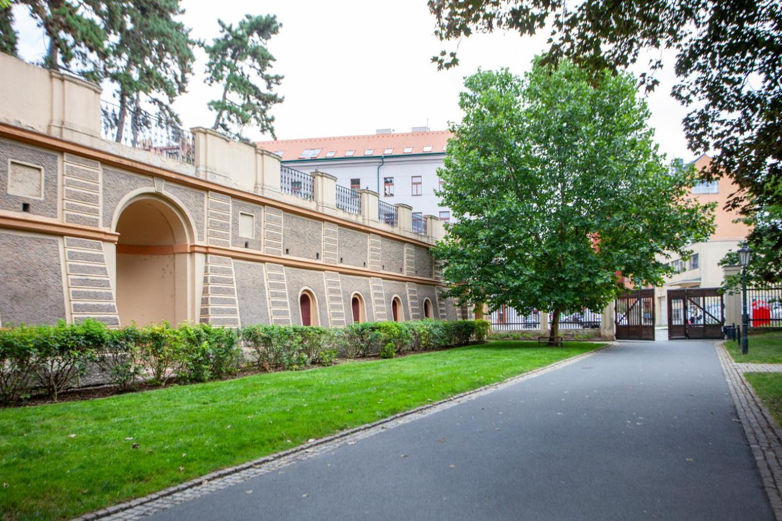 Blueground Vrsovice Near Renaissance-style Park Prg-7 * Praha