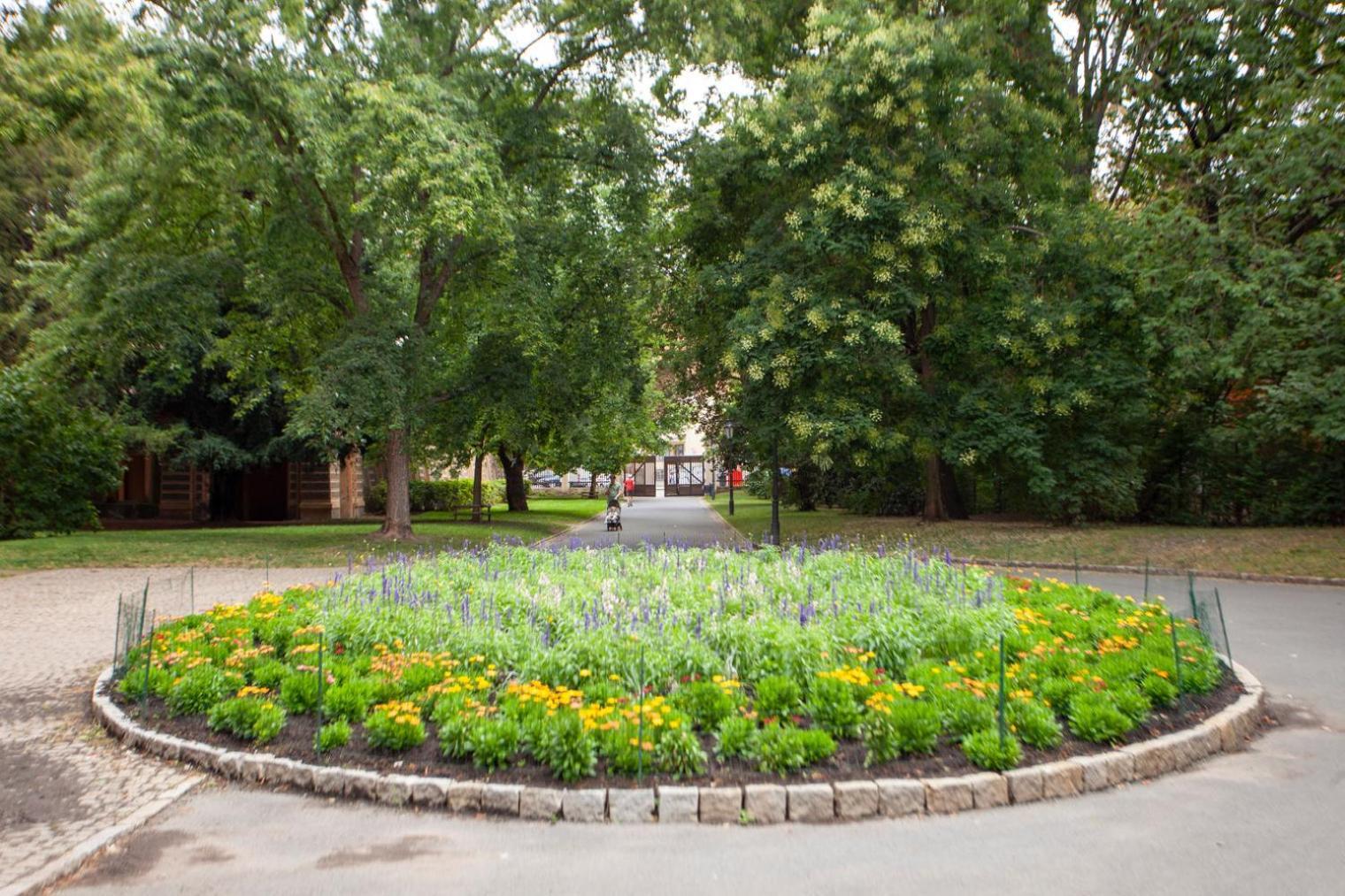 Blueground Vrsovice Near Renaissance-style Park Prg-7 * Prague
